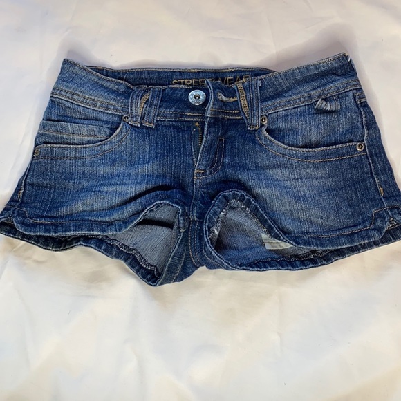 Short short - Picture 1 of 2